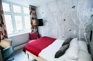 Economy room with window